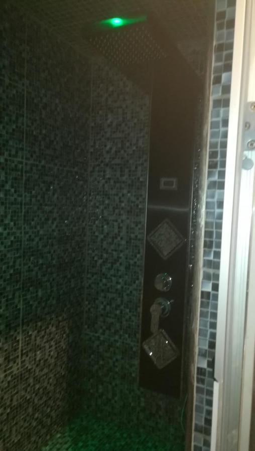 Studette Avec Spa & Jacuzzi Sete Exterior photo